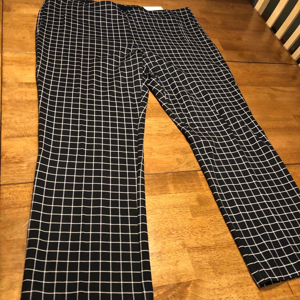 Chico’s straight leg pants black and white 20R NWT